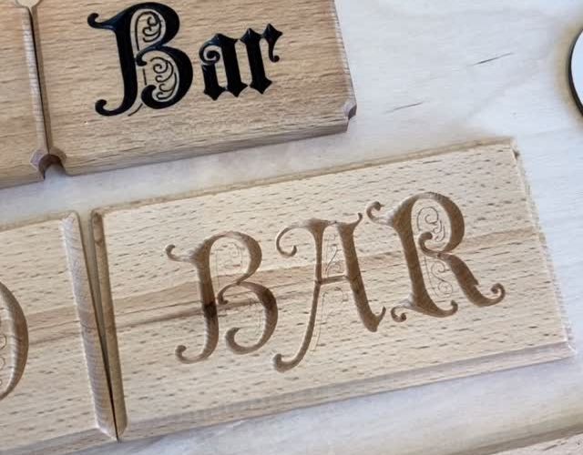 Individuelle Holzschilder für Hotels